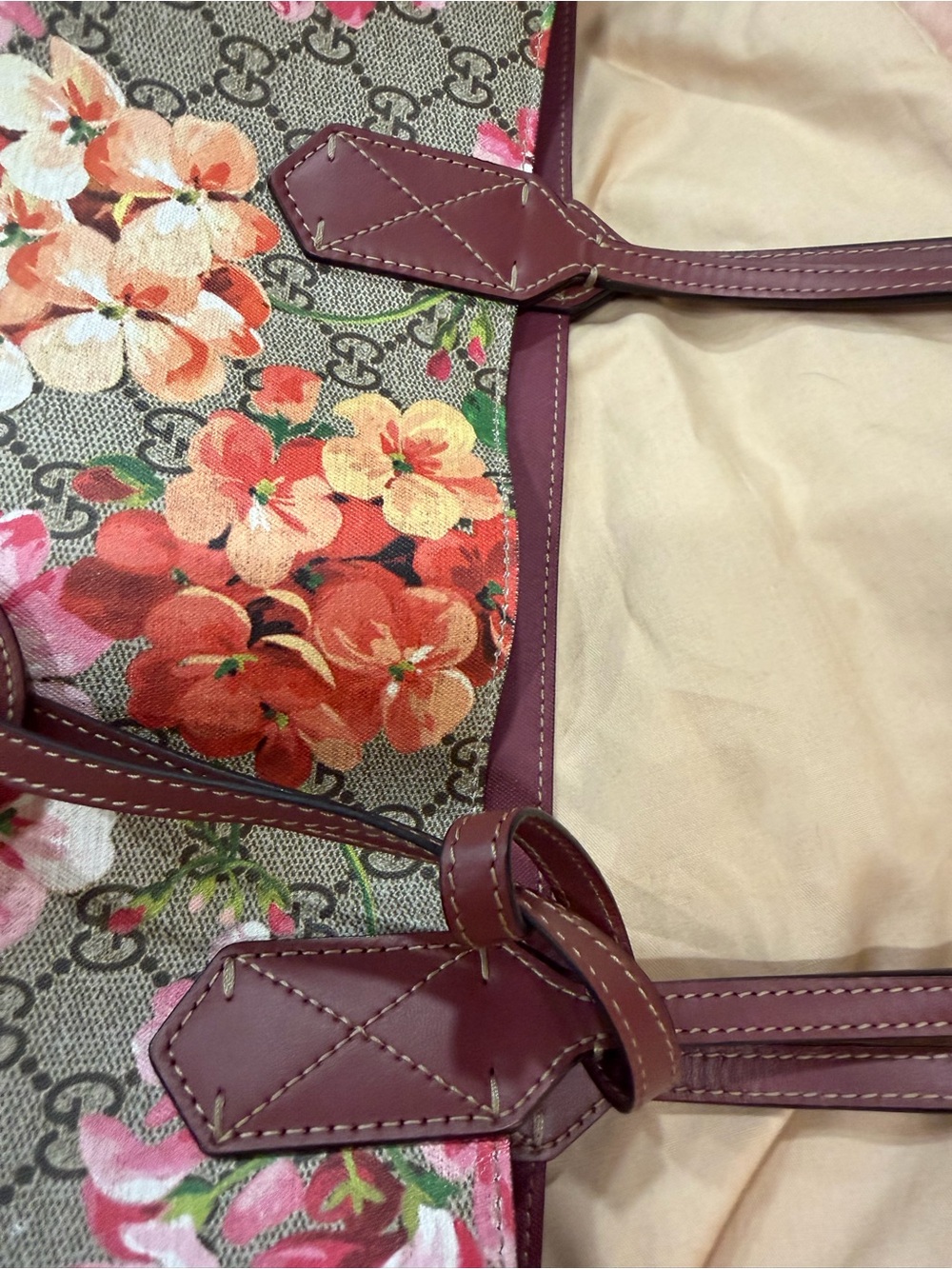 Gucci Blooms Pink Floral GG Supreme Tote Bag - Picture 7 of 16